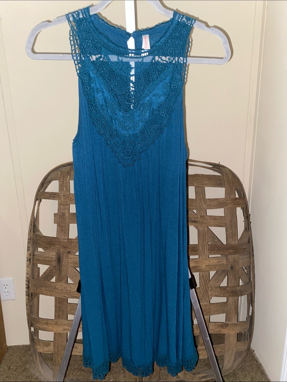 Teal Sleeveless Maxi Dress with Lace Yoke